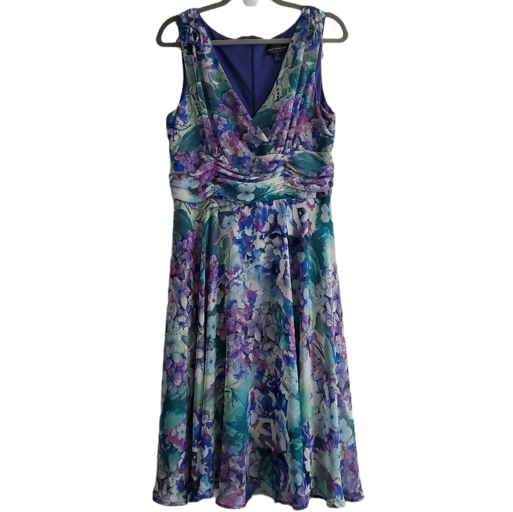 Connected Apparel Floral V-Neck Sleeveless Dress